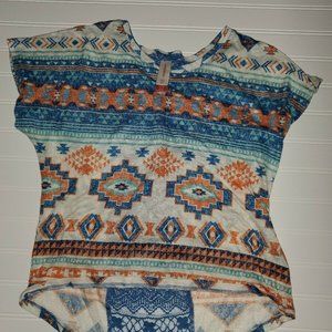 Juniors No Boundaries Geometric Short Sleeve High